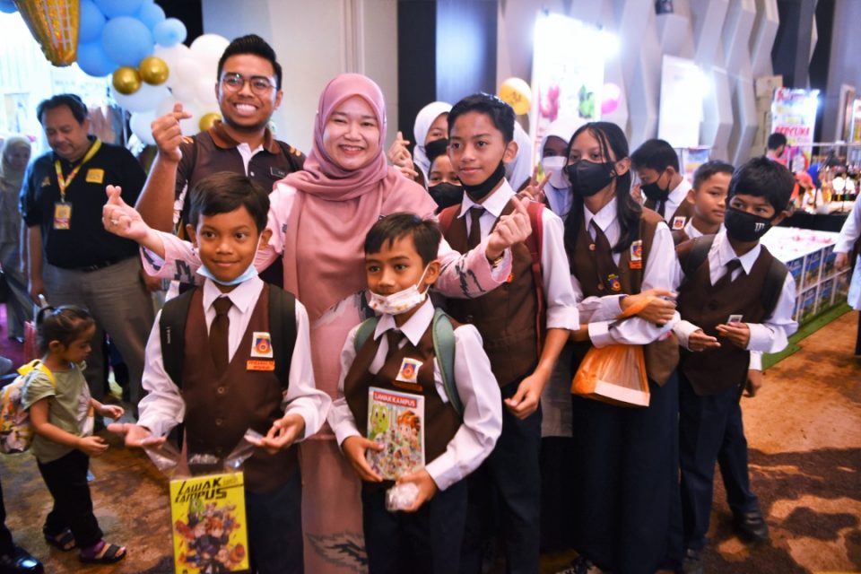 Clear planning, strategy necessary for powerful creative writing among students — Fadhlina