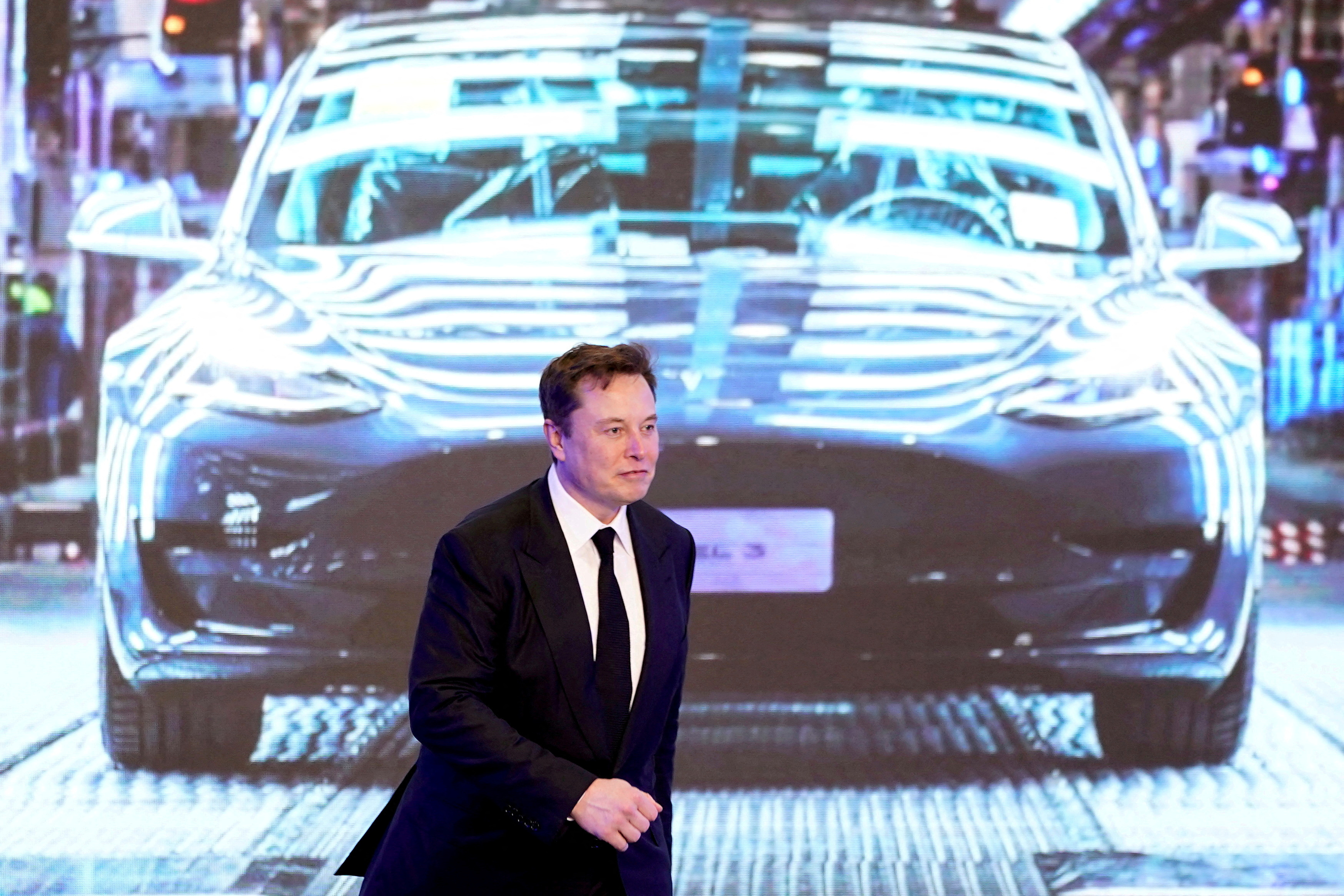 Musk tells Tesla workers not to be 'bothered by stock market craziness'