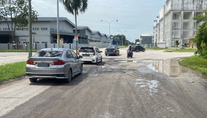 巴生市会今日修复中路损毁路段