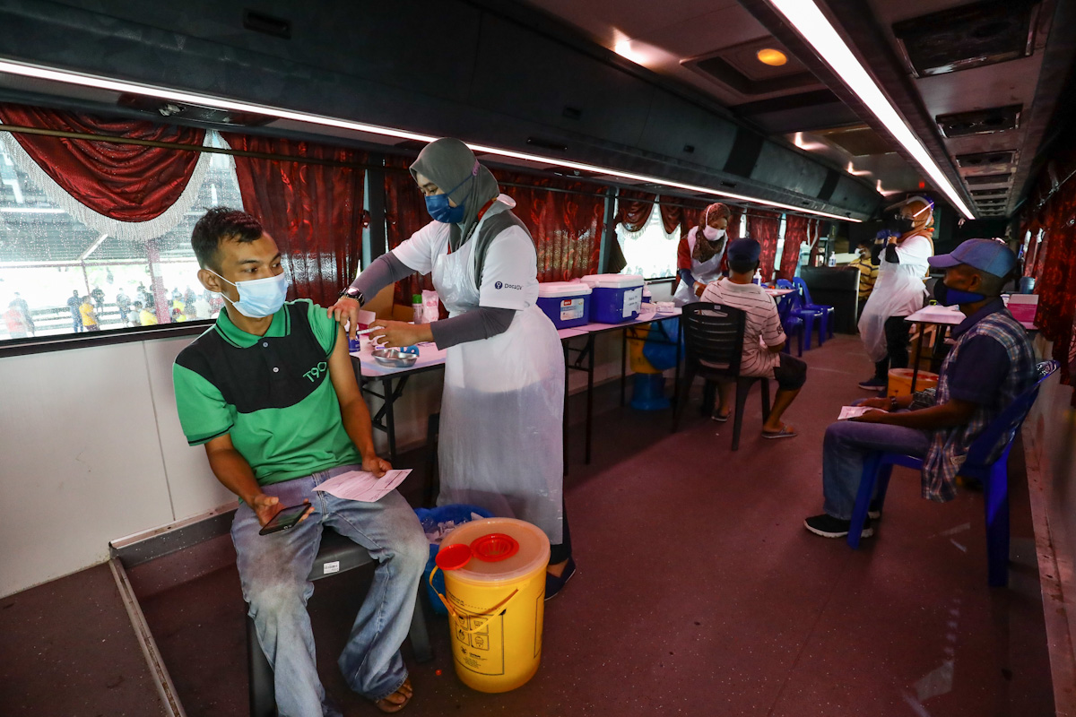 Vaccine remainder to be offered to foreign workers, sold abroad — MB