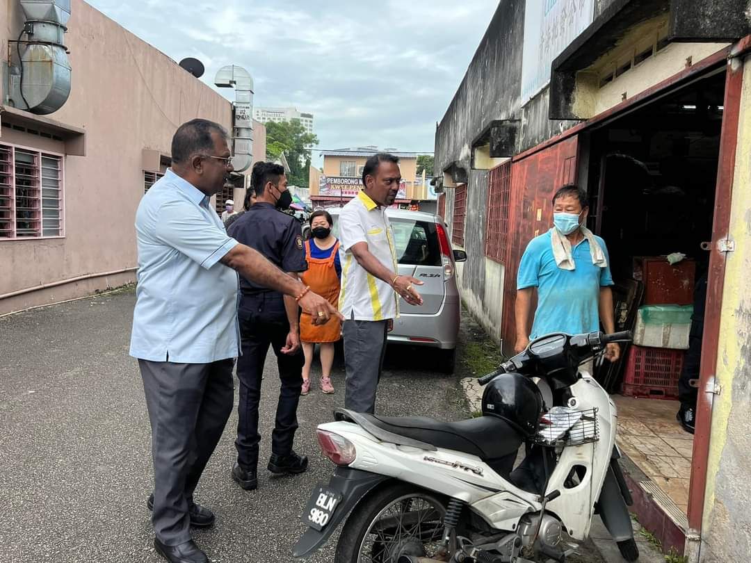 கிள்ளான், தாமான் கிளாங் ஜெயா காலைச் சந்தையில் எம்.பி.கே. சோதனை