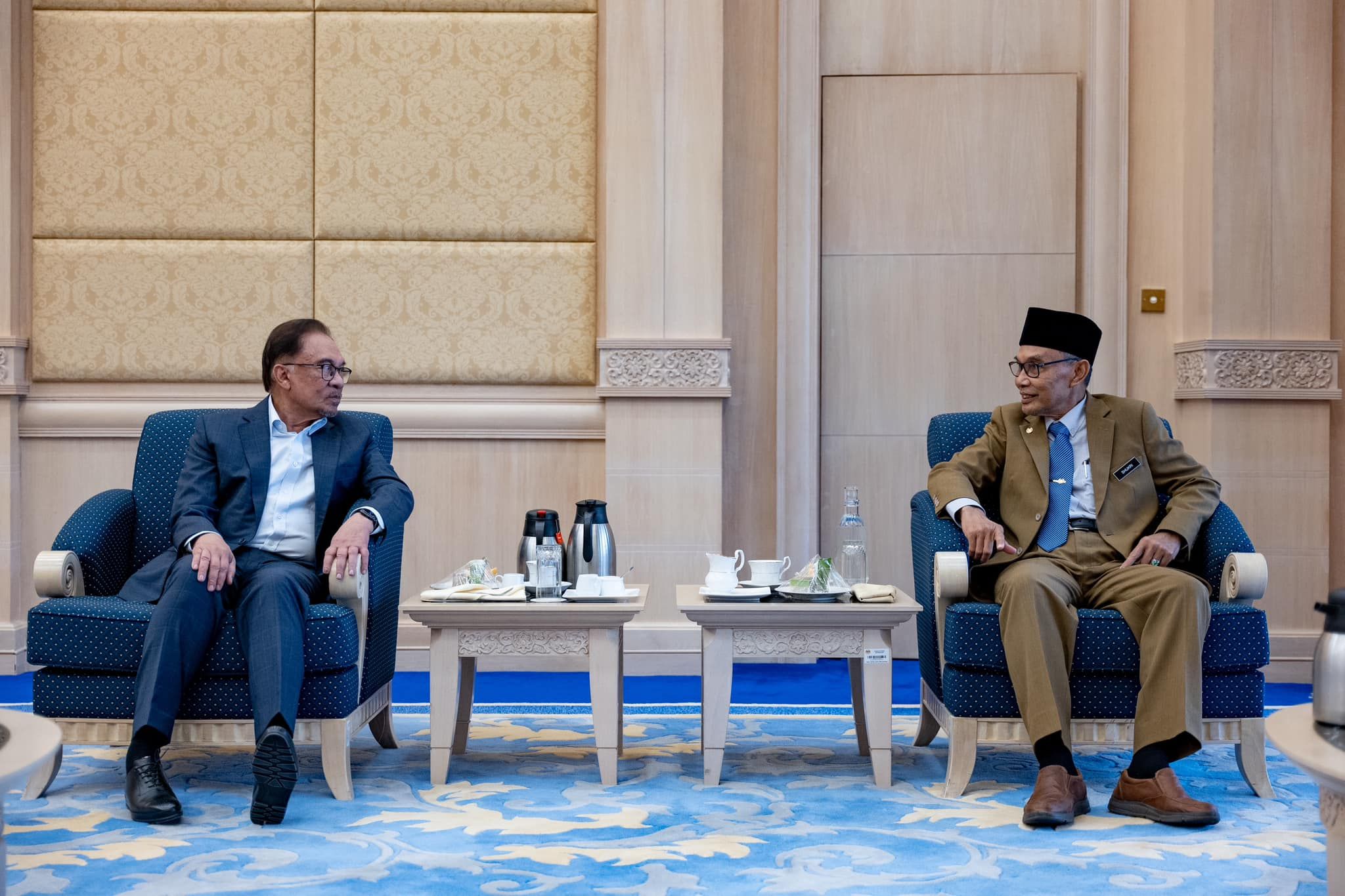 安华会晤大臣谈玻州发展