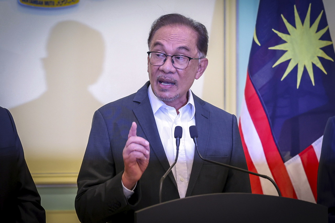Ucapan fitnah dalam kempen PRU15, Anwar saman MB Kedah