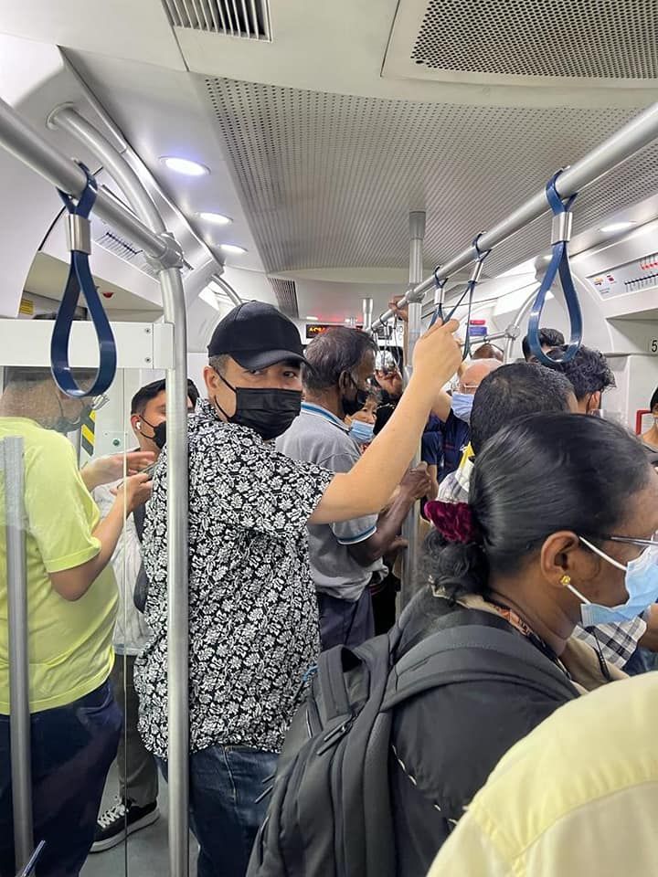 陆兆福再次微服出巡 观察电动火车站与TBS