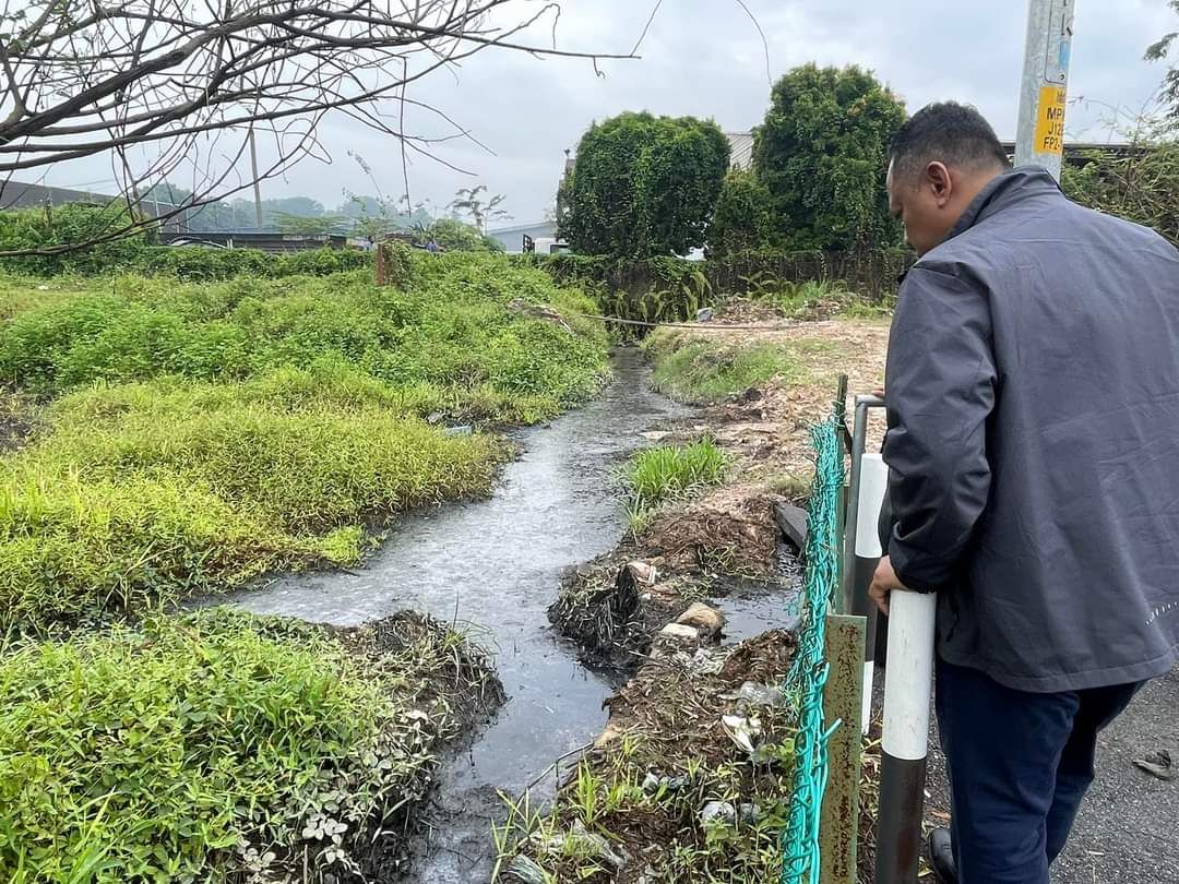 சுற்றுச் சூழலுக்கு மாசுபாடு- செப்பு உருக்காலை மீது கிள்ளான் நகராண்மைக் கழகம் நடவடிக்கை