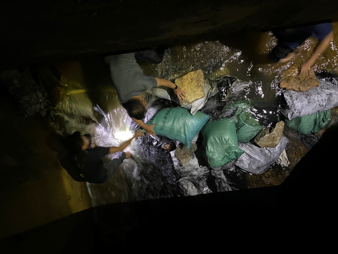 Sisa tumpahan cecair sudah dibersihkan, bau masih dikesan