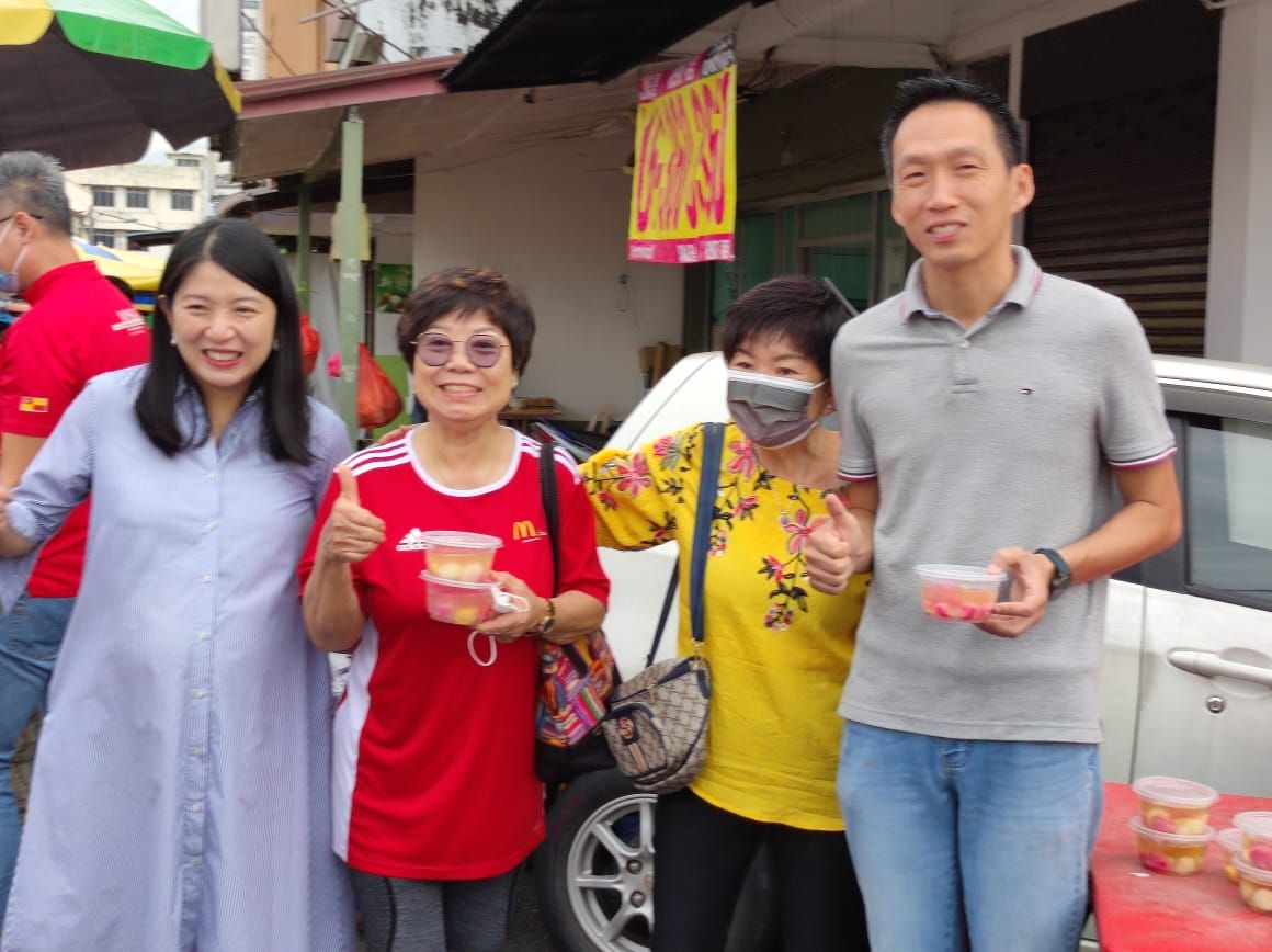 冬至派汤圆送祝福   欧阳捍华：传承重要传统
