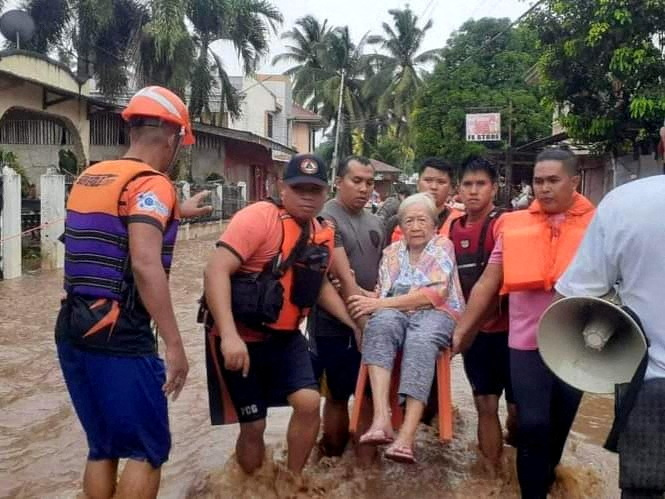 Death toll in Philippine floods rises to 13; 23 missing