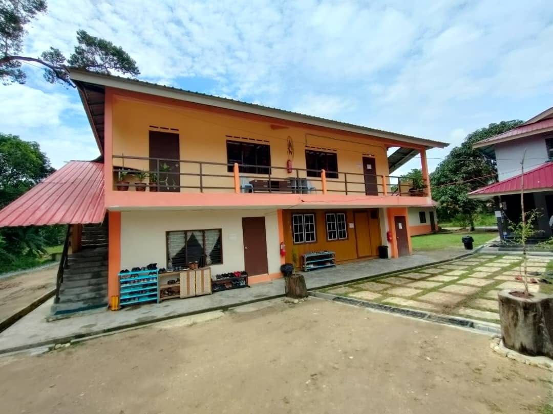 Mais sumbang RM200,000 bantu baik pulih rumah pemulihan riqab terjejas bah