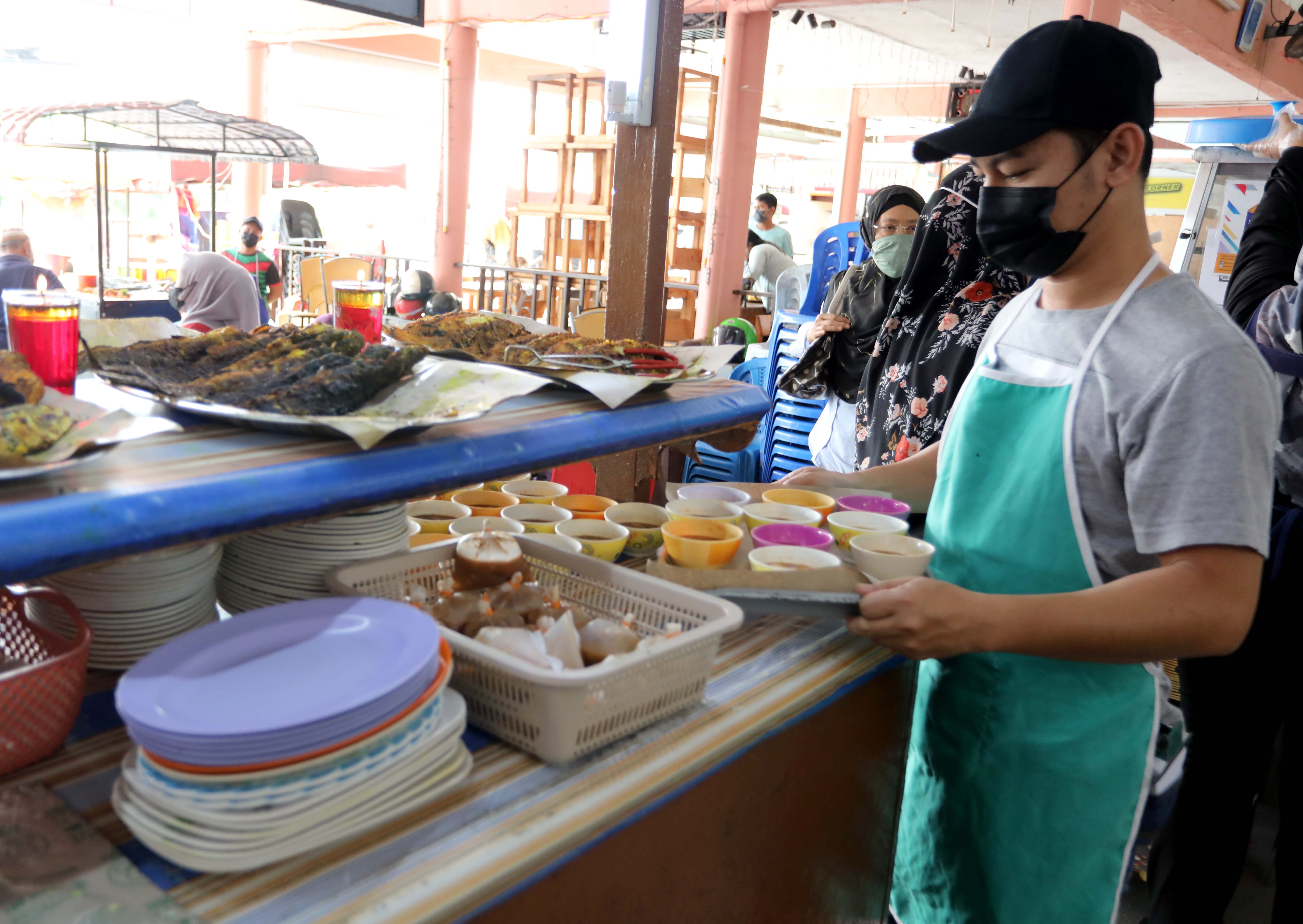 Enam bulan MPAJ pantau pengusaha makanan pakai pelitup muka