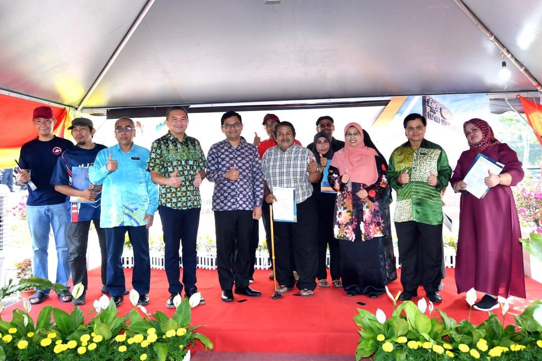 11 peniaga terima kunci gerai medan selera baharu di Ampang Jaya