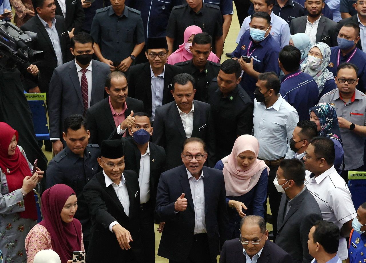 国债突破1.5万亿需速解决 安华：财案专注服务业寻新出路