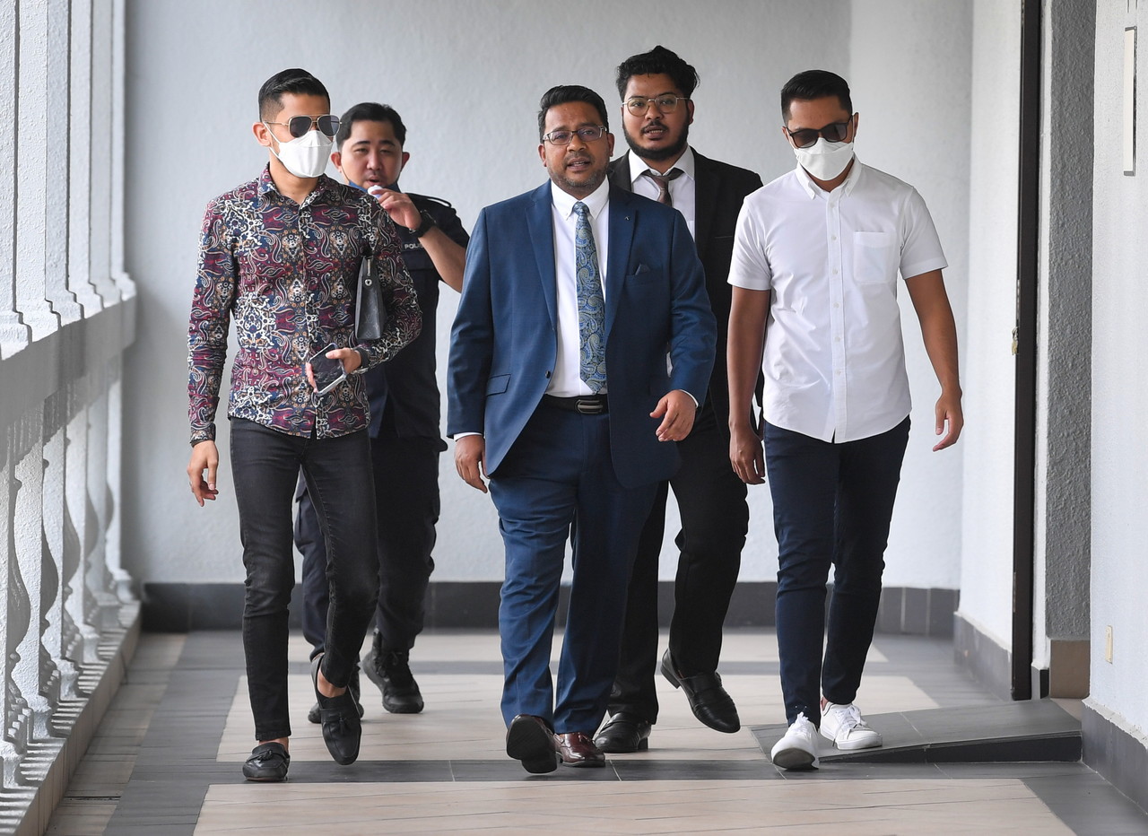 Former Petronas executive slapped with more corruption, money laundering charges