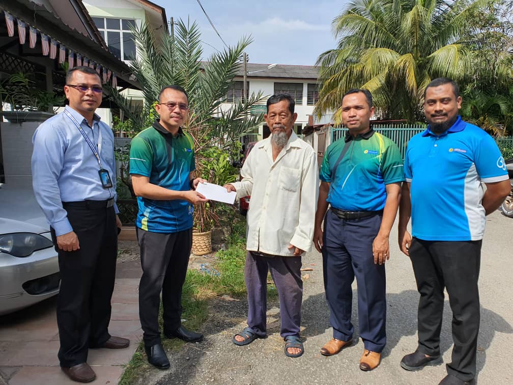 Mangsa kebakaran di Gombak terima bantuan Zakat Selangor