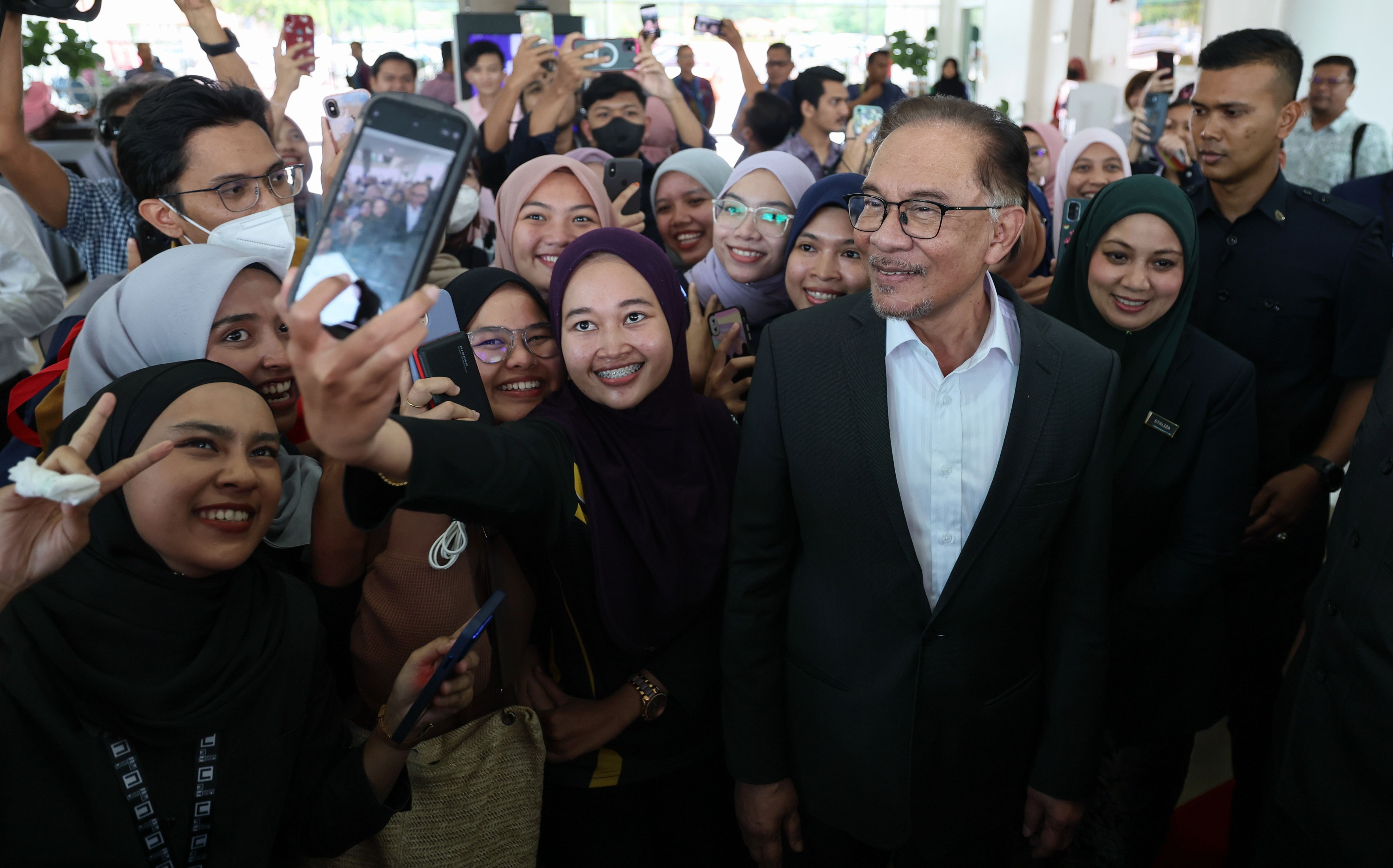 Golongan miskin tegar sasaran bantuan Kerajaan Perpaduan, tegas PM