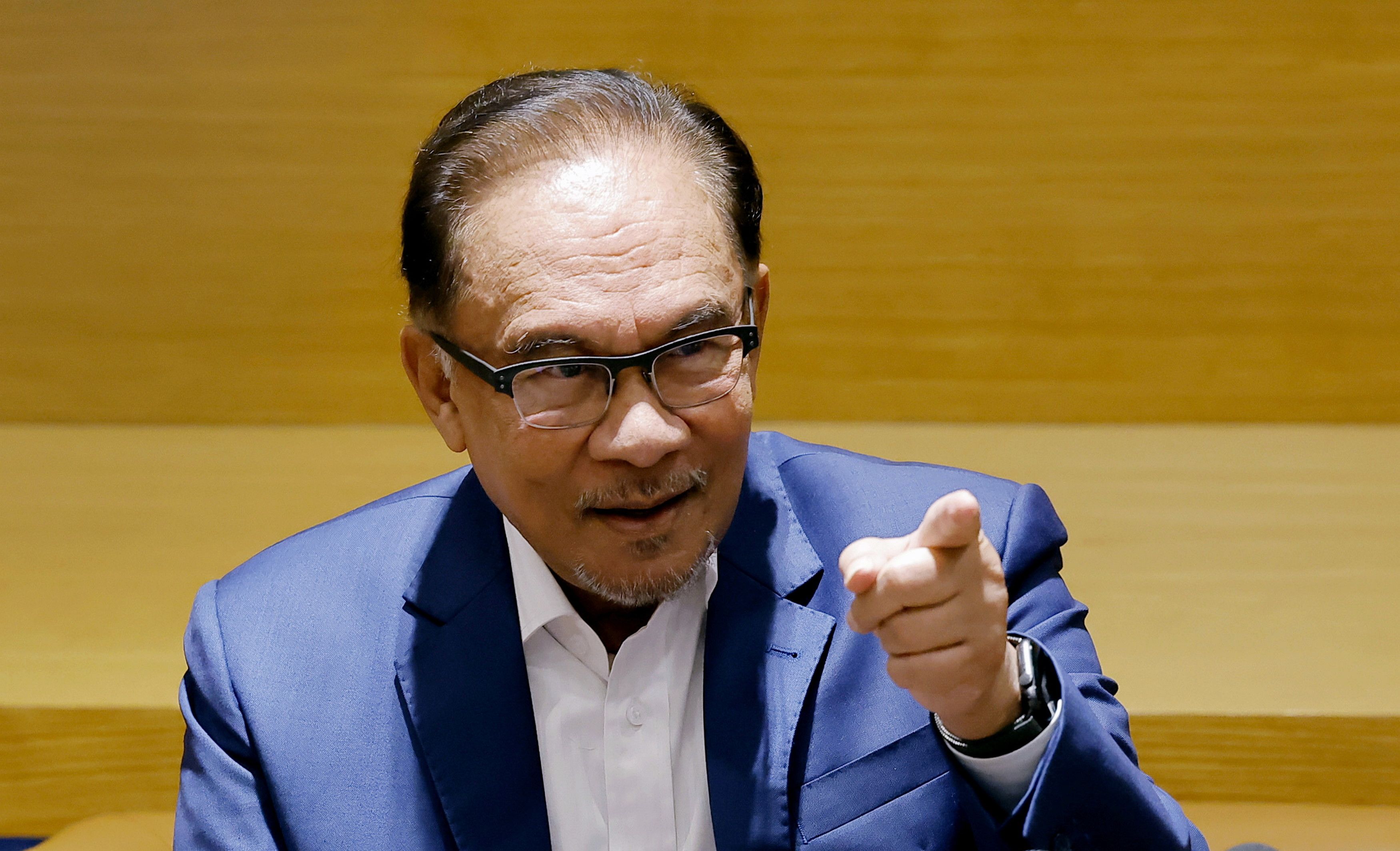 提醒领袖掌权后勿忘人民 安华：国家须改变吸引外资