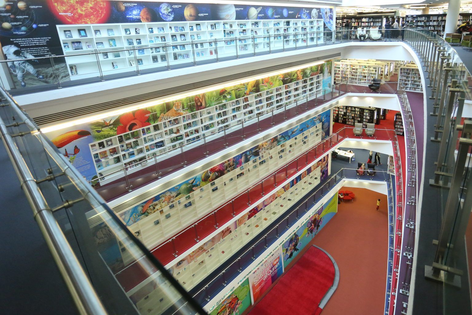 சிலாங்கூர் பொது நூலகக் கழகம் மக்களிடத்தில் வாசிப்பு கலாச்சாரத்தை மேம்படுத்துவதற்குப் பல்வேறு திட்டங்களைச் செயல்படுத்துகிறது