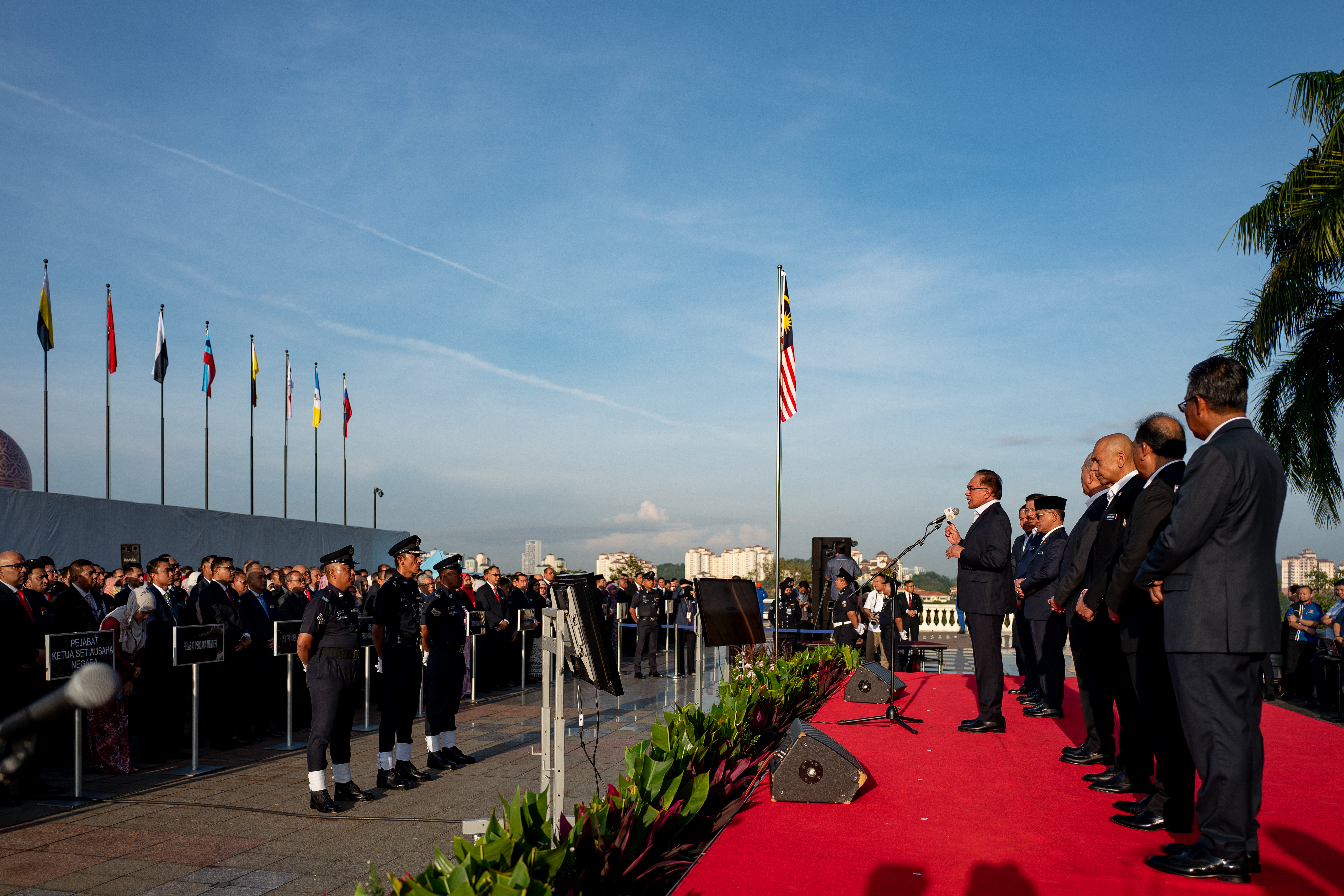 Civil servants to receive salary, financial aid by April 14 — PM Anwar