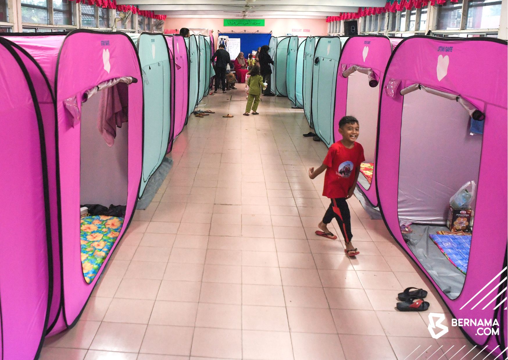 Number of flood victims in Selangor, Sabah increases; Johor improving