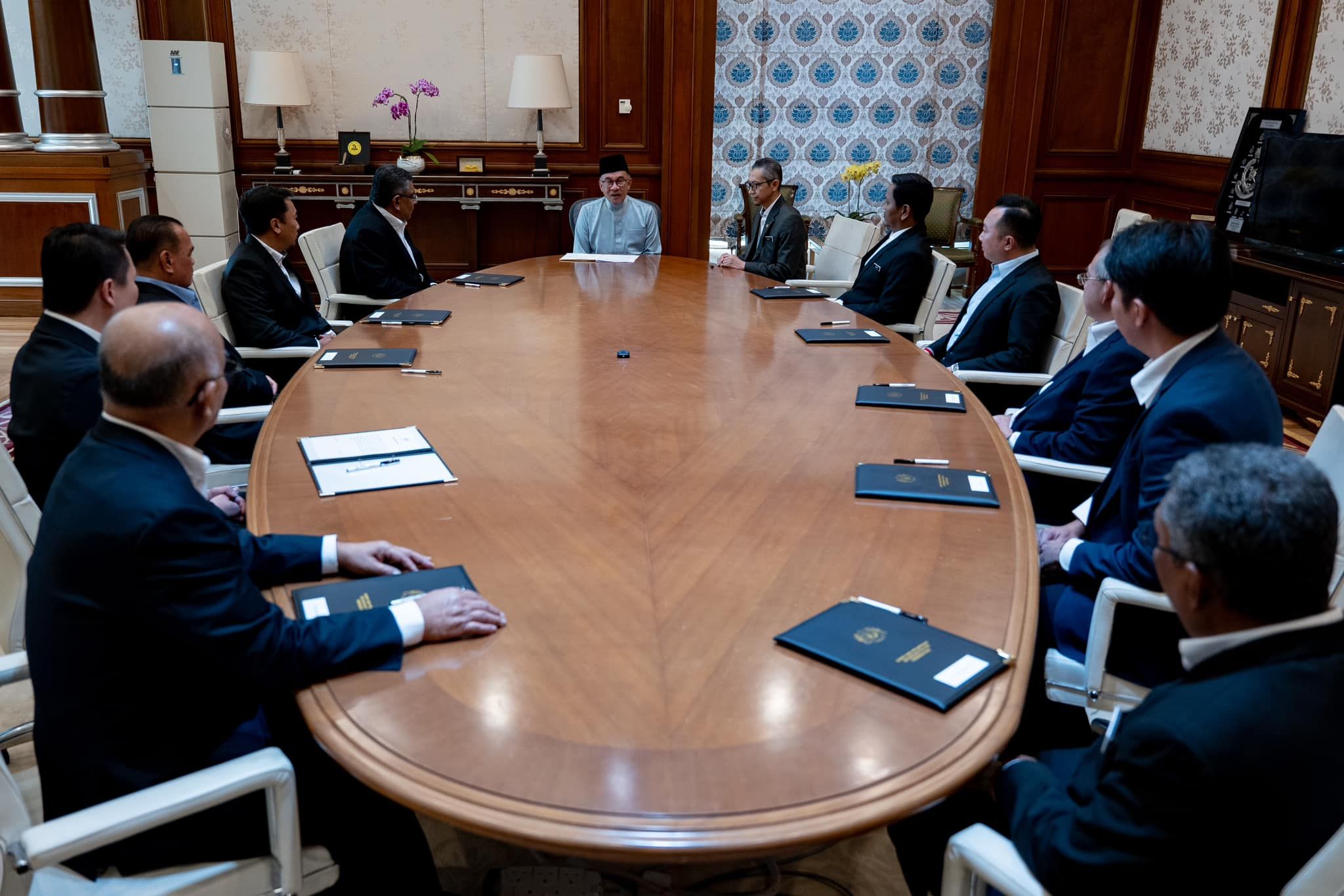 13部长政治秘书昨宣誓就职