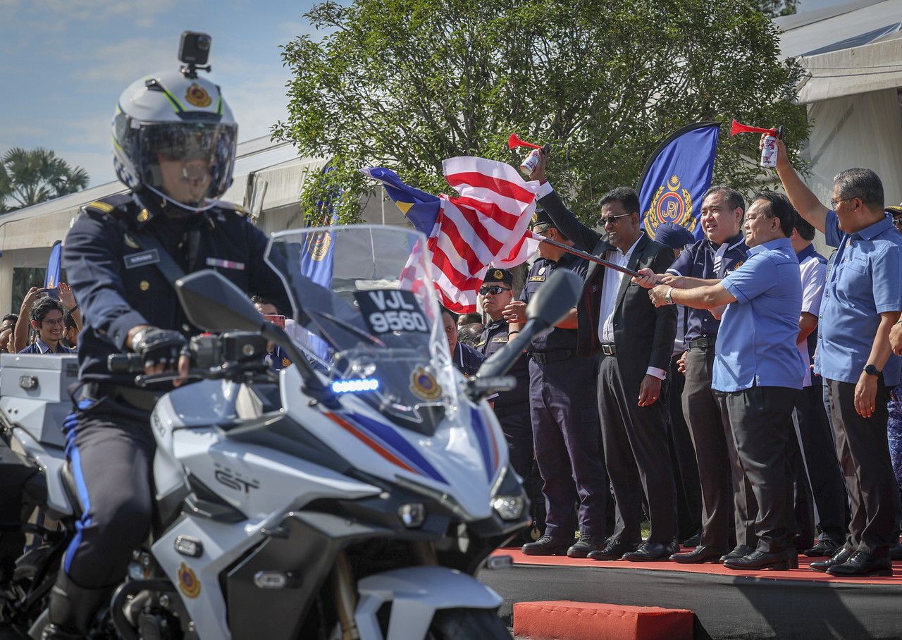 交通部新春出动2000官员执法   陆兆福：官员扮乘客揪违例司机