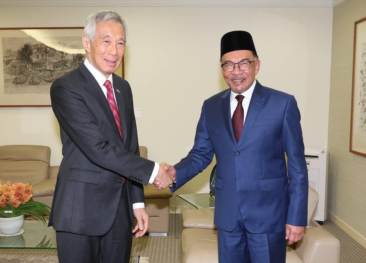 安华官访狮城：马新签署网安、数码与绿色经济备忘录