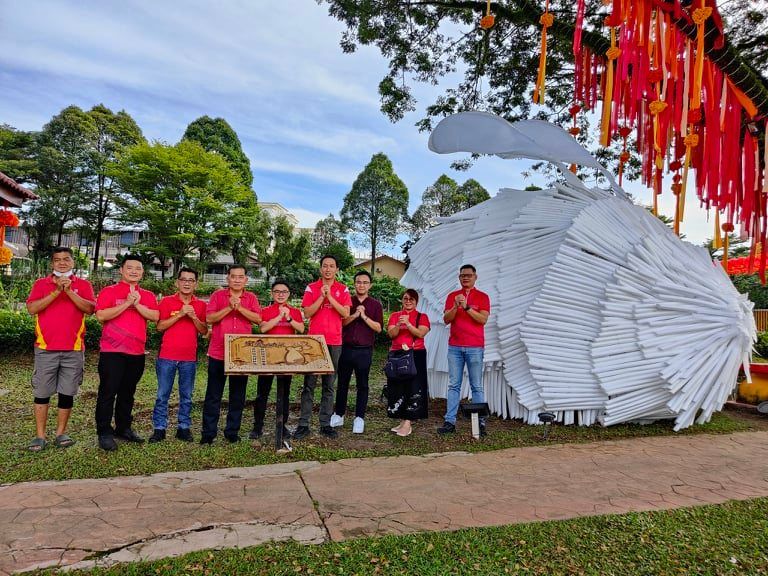 古腰河生肖年装饰吸引人潮打卡 欧阳捍华：沙登人的骄傲