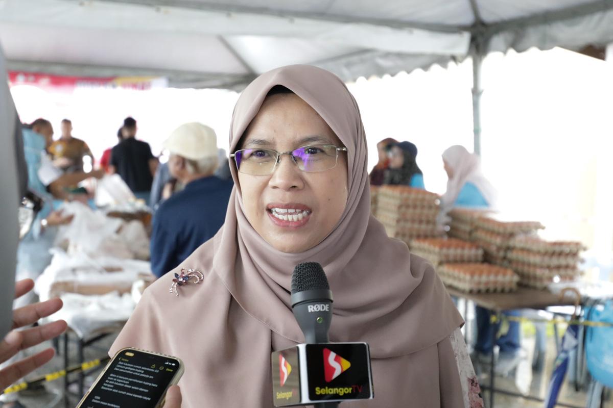 Sempena Tahun Baharu Cina, DUN Batu Tiga agih 400 baucar beli-belah