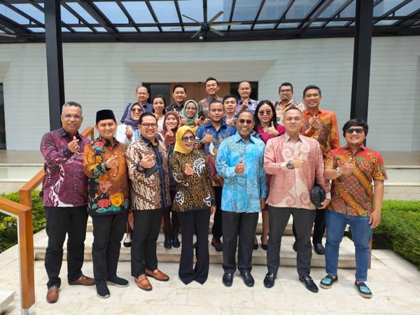 感谢印尼媒体客观报道 外交部长:维护两国关系