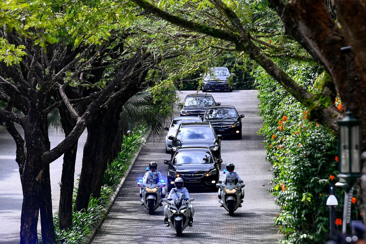 安华觐见登州苏丹 会晤中央高官主管