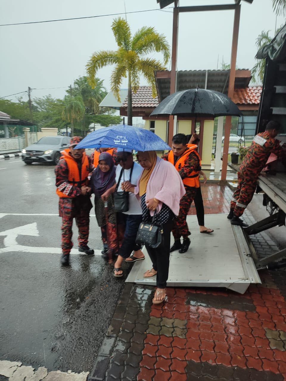 柔州水灾灾黎人数激增   1093人撤离家园