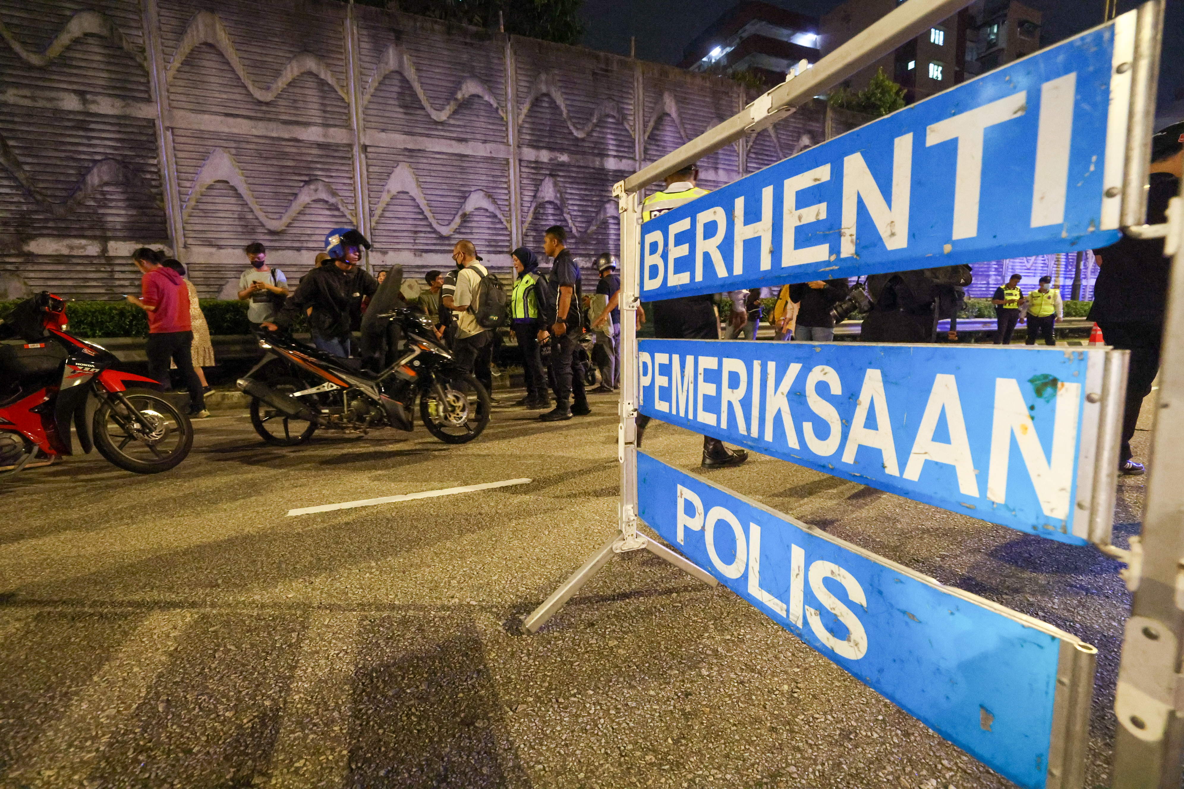 84 individu ditahan, 6,297 saman dikeluarkan dalam operasi ambang tahun baharu
