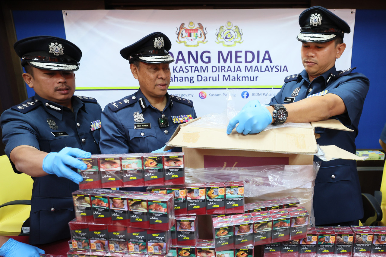Customs seize smuggled cigarettes worth more than RM2 mln at Temerloh R&R