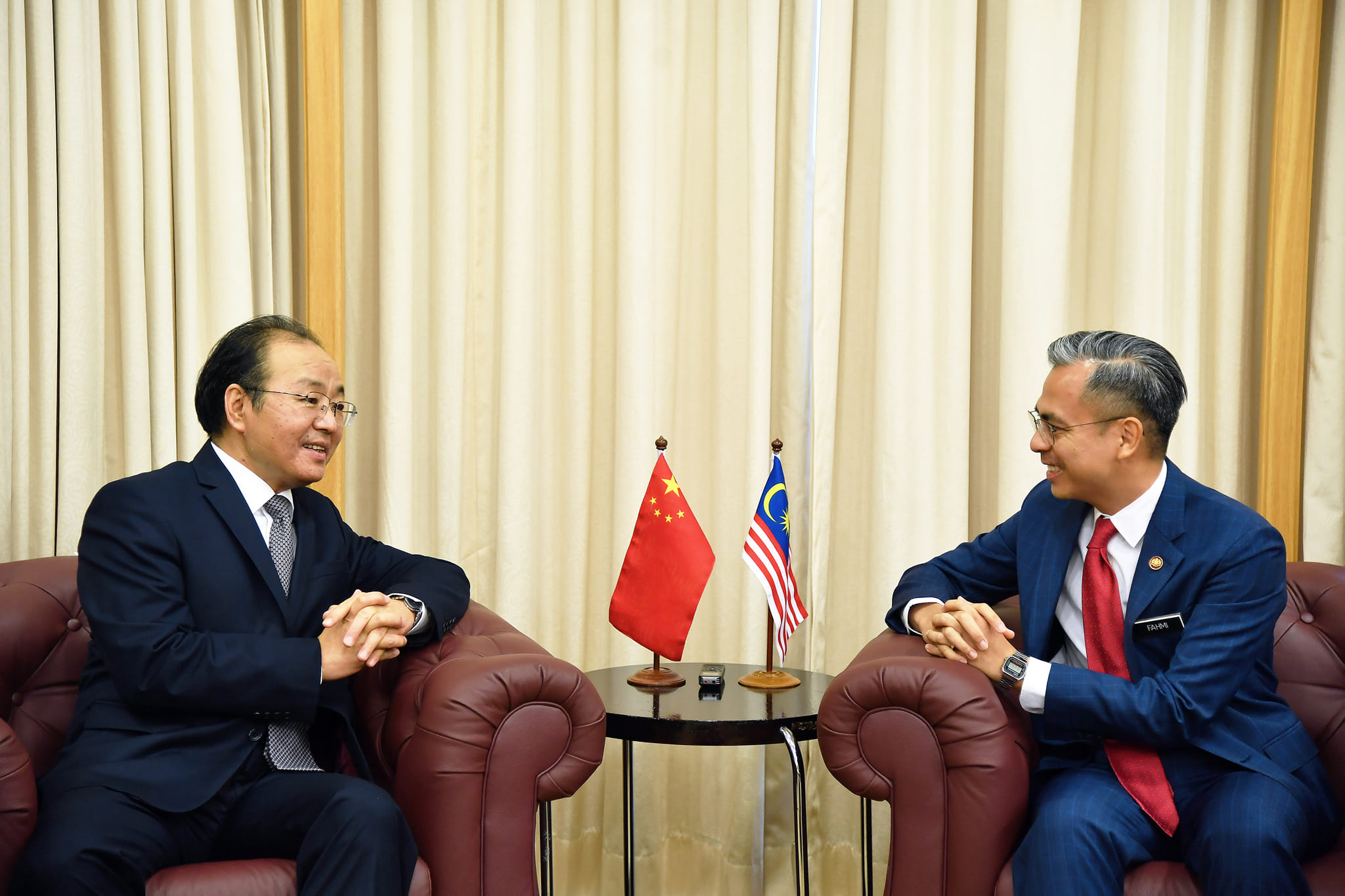 Fahmi receives courtesy call from China, US ambassadors