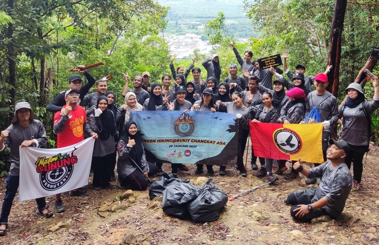 140 individu daki tiga bukit sambil kutip sampah, pupuk kesedaran jaga alam
