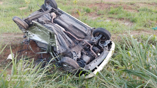 இரு கார்கள் சம்பந்தப்பட்ட விபத்தில் அறுவர் மரணம்- கஹாங்கில் சம்பவம்