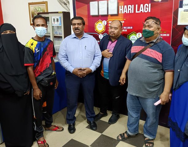 掌掴2女球员教练 公开道歉.愿受处置