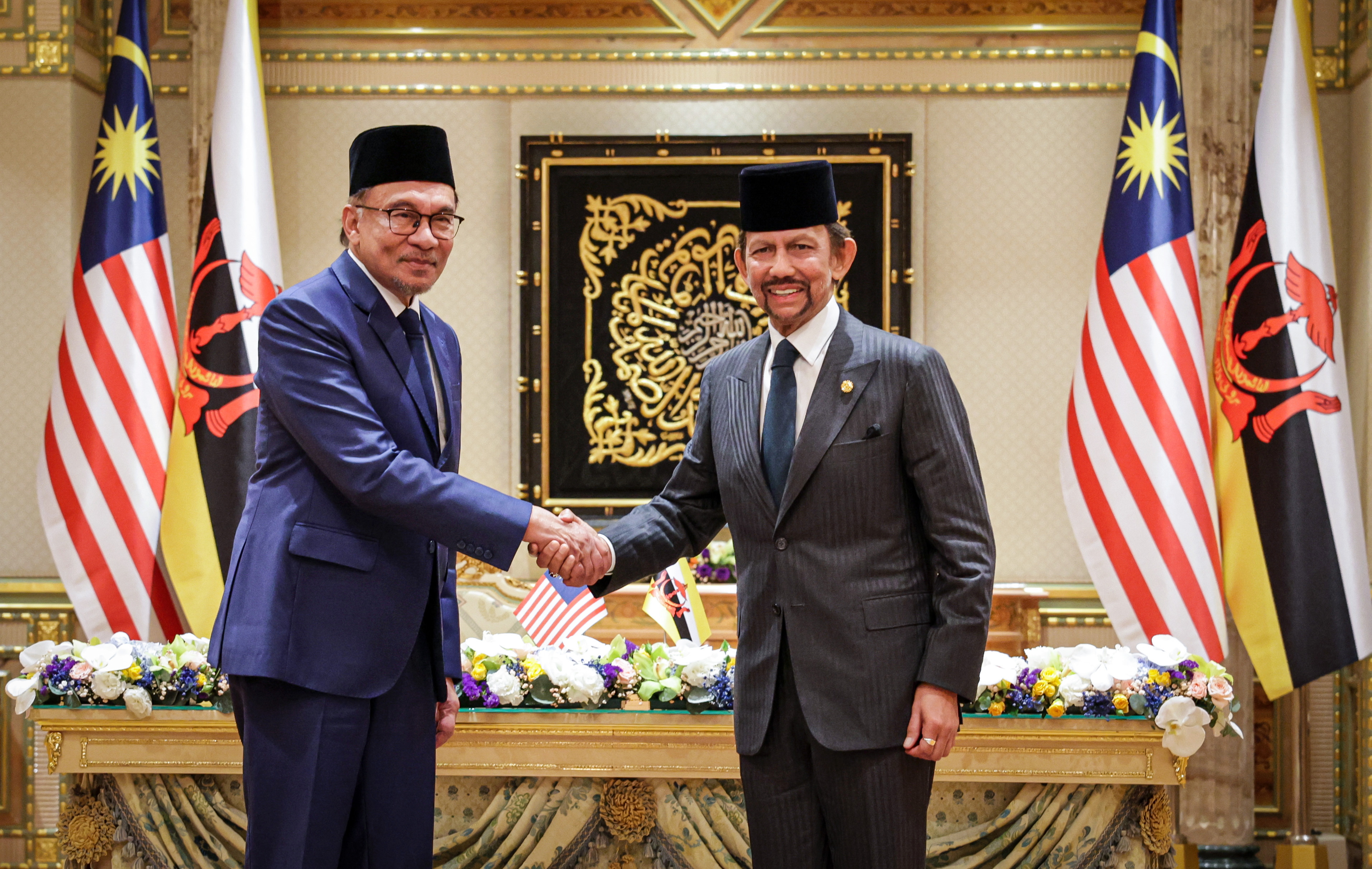 Sultan Brunei terima menghadap Anwar di Istana Nurul Iman