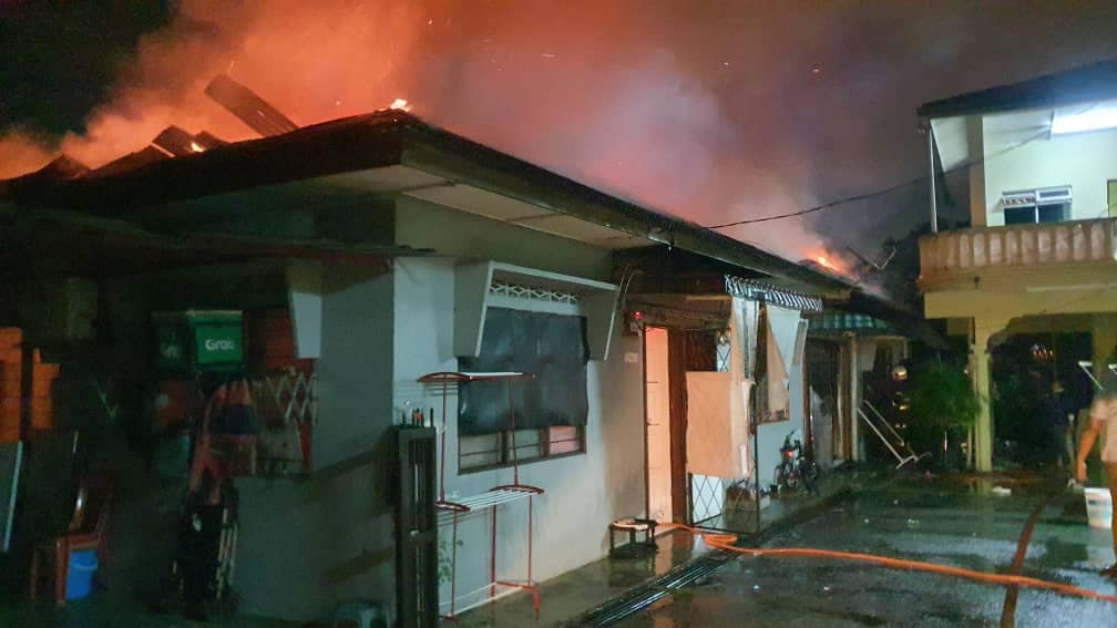 Dua beradik rentung dalam kebakaran rumah di Gombak