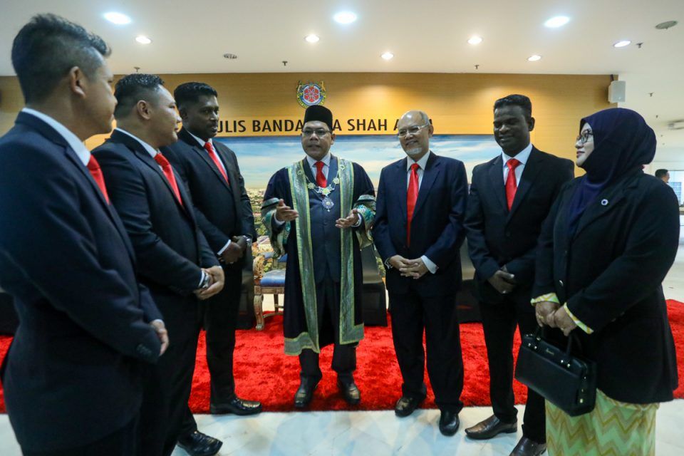 莎阿南23名市议员宣誓就职 6人是新脸孔