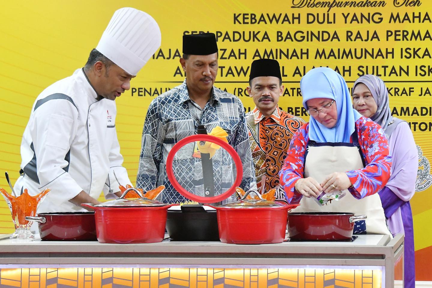 Queen launches asam pedas, rendang Betawi pastes