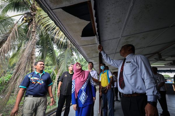 மலேசியா முழுவதும் 'சாக்கிட்' (sakit) எனும் கட்டுமானம் நிறைவு பெறாத 17 பள்ளிகள் மீட்டெடுக்கப்படும்