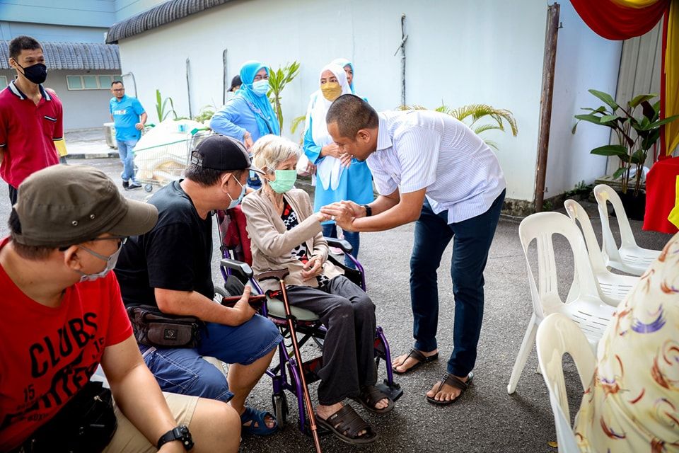哥打胡姬区300户华裔  各获200令吉购物劵办年货