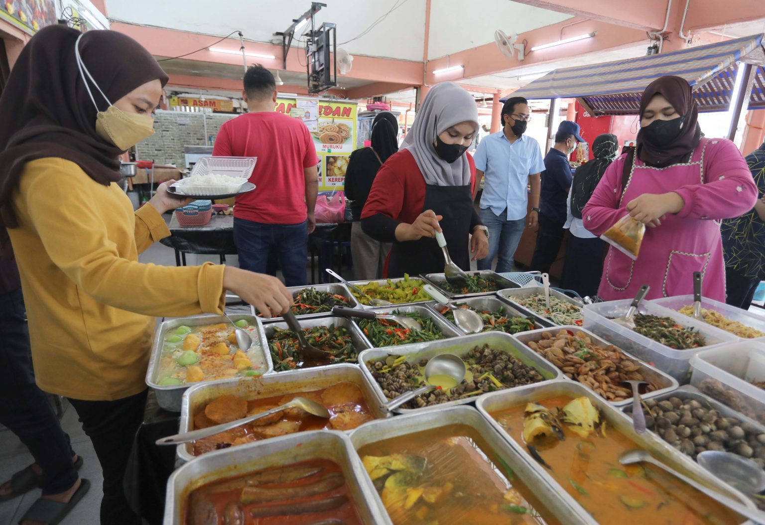 Most traders, food handlers in PJ comply with face mask order — Mayor