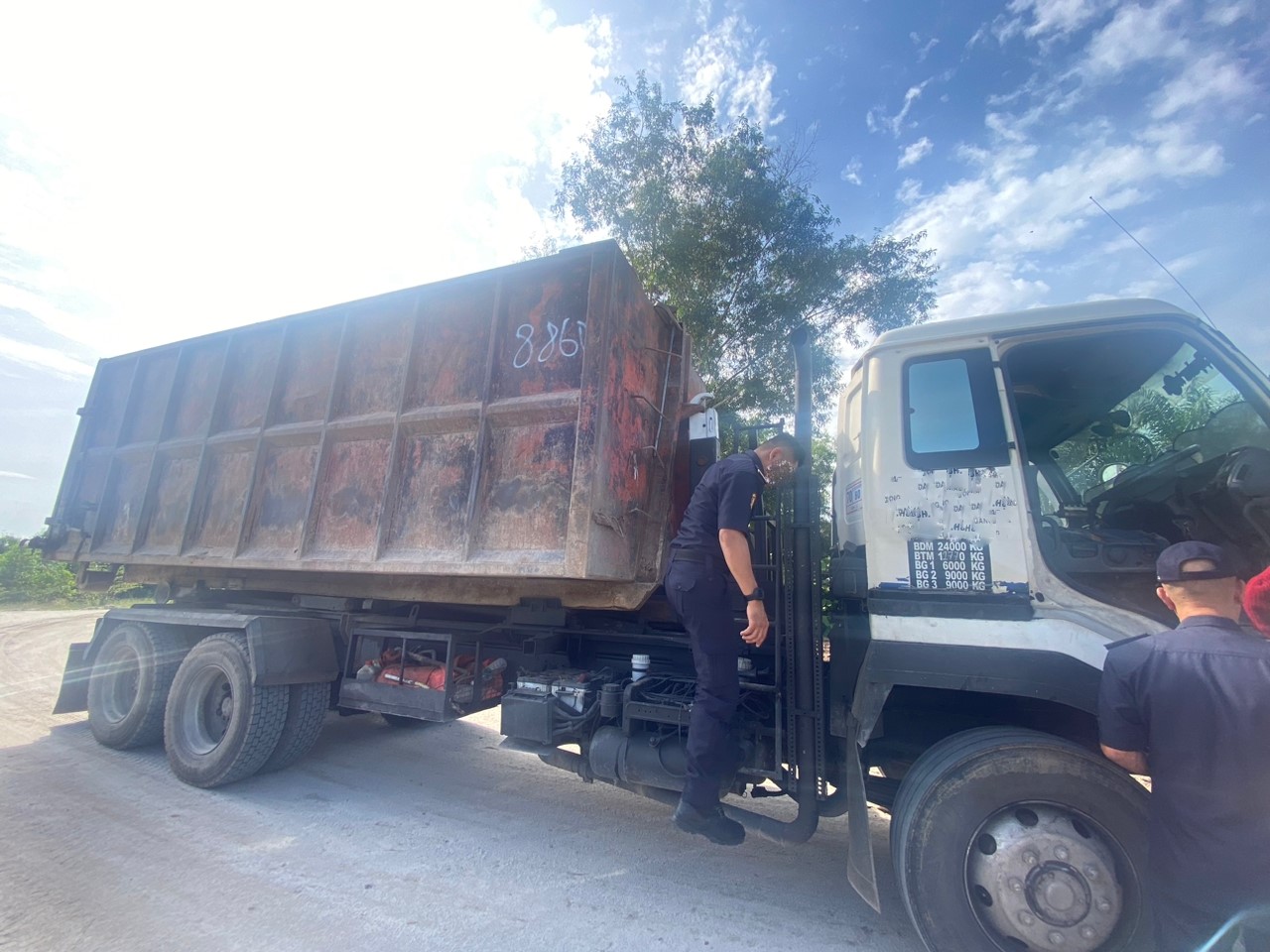 MPKL sita lori, tutup tapak haram lupus sampah