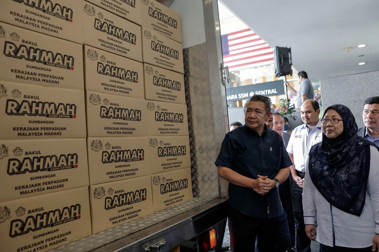 நாடு முழுவதும் மிகவும் ஏழ்மை நிலையில் உள்ள 37,373 குடும்பத் தலைவர்கள் பாகுல் ரஹ்மா உதவியைப் பெறுவர்