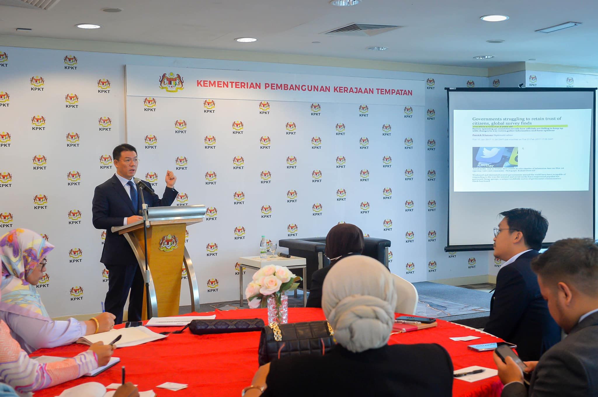 倪可敏：拨4226万翻修重建城市房屋