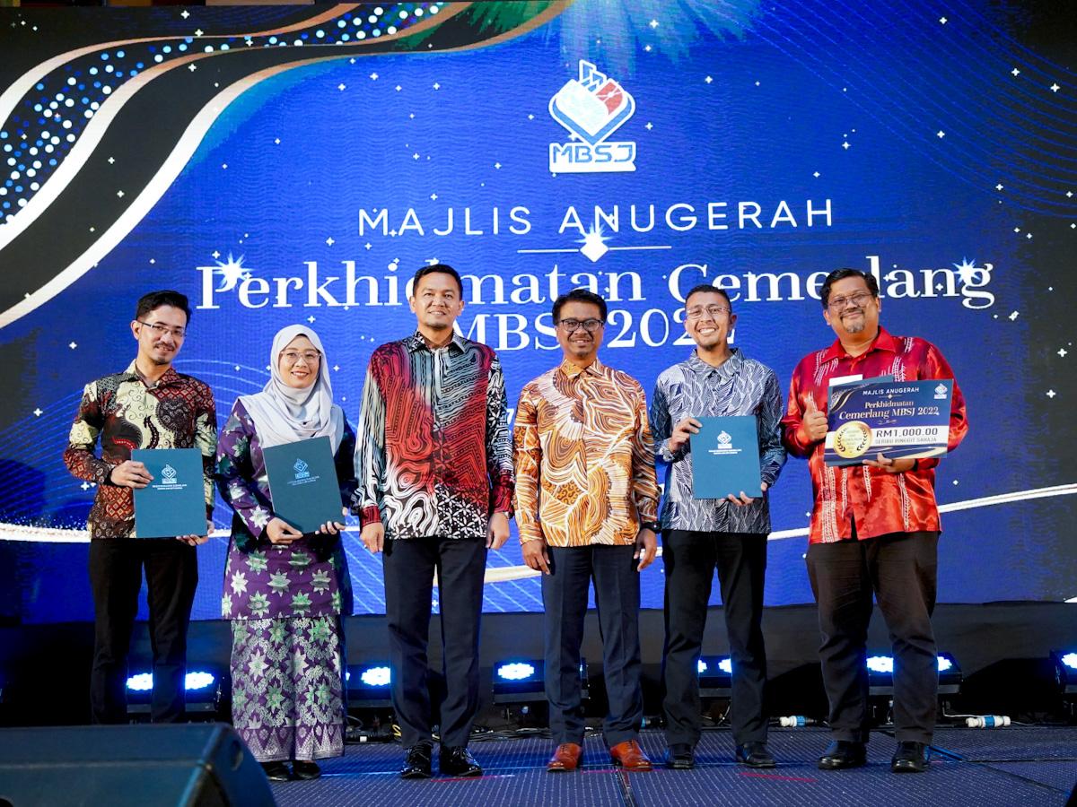 117 kakitangan MBSJ terima anugerah perkhidmatan cemerlang