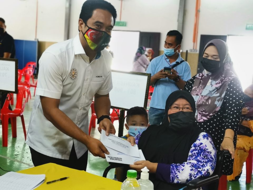Registrations for senior citizens' scheme in Port Klang on rise as many seek the RM150 vouchers