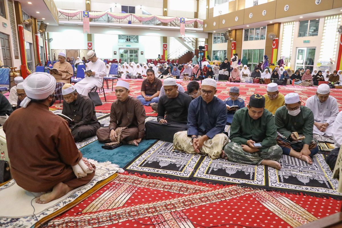 Majlis Ihya' Isra' Mikraj di kediaman rasmi MB disertai lebih 300 individu